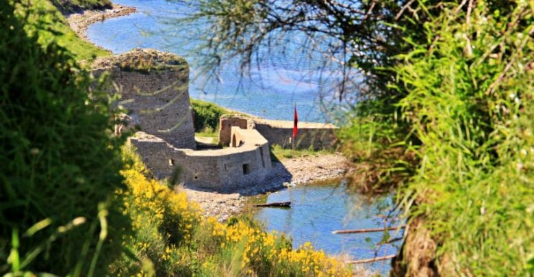 SKANDALOZE/ U ndërtua nga Skënderbeu, për të parë kalanë duhet të paguash privatin (FOTO) SKANDALOZE/ U ndërtua nga Skënderbeu, për të parë kalanë duhet të paguash privatin (FOTO)