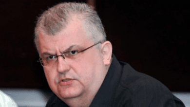 Politikani serb ngre alarmin: Kisha Ortodokse po armatos serbët në Veri të Kosovës Politikani serb ngre alarmin: Kisha Ortodokse po armatos serbët në Veri të Kosovës