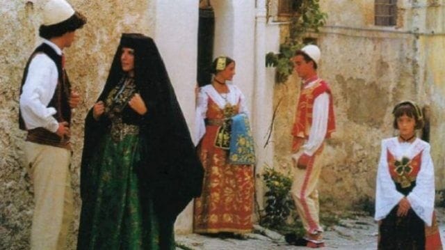 Arbëreshët, nën vëzhgimin e regjimit komunist të Shqipërisë Arbëreshët, nën vëzhgimin e regjimit komunist të Shqipërisë