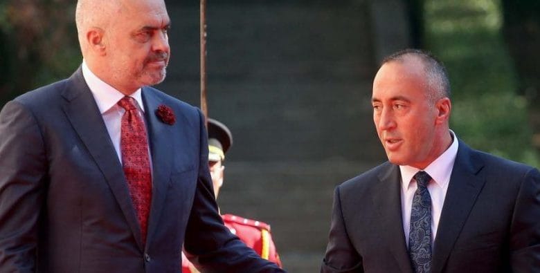 Kufijtë/ Rama-Haradinajt: Sa pa dalë FB, budallain e njihte vetëm shtëpia e vet Kufijtë/ Rama-Haradinajt: Sa pa dalë FB, budallain e njihte vetëm shtëpia e vet