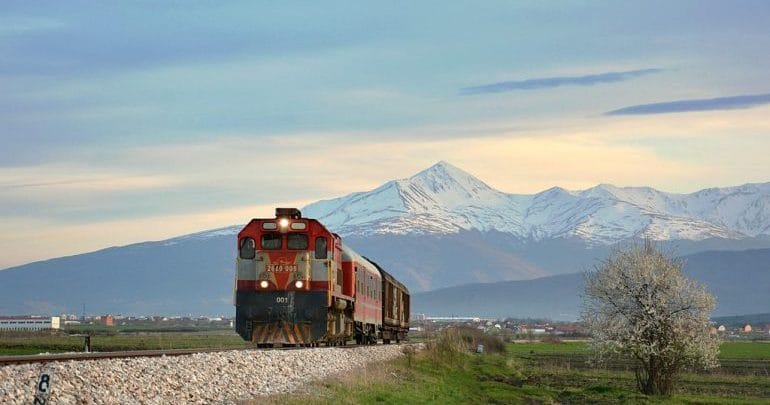 Dikur s’kishe nevojë për vizë, nga Kosova në Francë mund të shkoje me tren Dikur s’kishe nevojë për vizë, nga Kosova në Francë mund të shkoje me tren