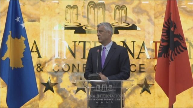 Thaçi dekoron në Tiranë personalitetet që ndihmuan Kosovën: Faleminderit çdo shqiptari! Thaçi dekoron në Tiranë personalitetet që ndihmuan Kosovën: Faleminderit çdo shqiptari!