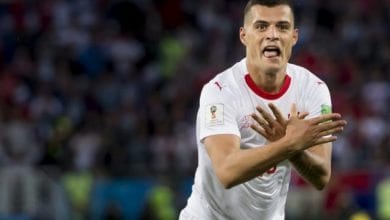 Politikani zviceran reagon për shqiponjën që e bëri Xhaka në Prishtinë Politikani zviceran reagon për shqiponjën që e bëri Xhaka në Prishtinë