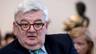 Nuk guxojmë të lejojmë që të ndodh gjenocidi ndaj një populli me histori 3000-vjeçare – Joschka Fisher, 1999 Nuk guxojmë të lejojmë që të ndodh gjenocidi ndaj një populli me histori 3000-vjeçare – Joschka Fisher, 1999