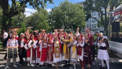 Të rinjtë shqiptarë hedhin valle mes Berlinit/ Mahniten gjermanët nga kultura e vendit tonë (VIDEO) Të rinjtë shqiptarë hedhin valle mes Berlinit/ Mahniten gjermanët nga kultura e vendit tonë (VIDEO)