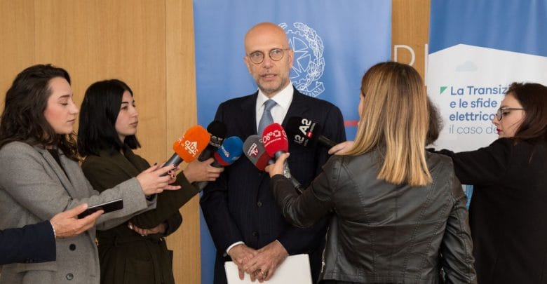 “Italia ka 20 mln euro gati për Shqipërinë”