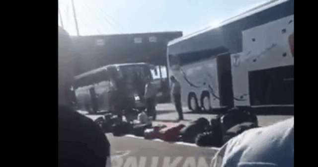 VIDEO/ Kështu po i keqtrajton Serbia shqiptarët që udhëtojnë përmes këtij shteti VIDEO/ Kështu po i keqtrajton Serbia shqiptarët që udhëtojnë përmes këtij shteti