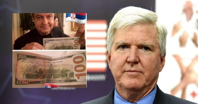 Ambasada amerikane paralajmëron Daçiqin për dollarin që kishte shkarravitur ‘Kosova është Serbi’ Ambasada amerikane paralajmëron Daçiqin për dollarin që kishte shkarravitur ‘Kosova është Serbi’