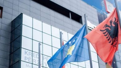 Kosova paralajmëron: Lufta tregtare me Shqipërinë nis më 1 korrik Kosova paralajmëron: Lufta tregtare me Shqipërinë nis më 1 korrik