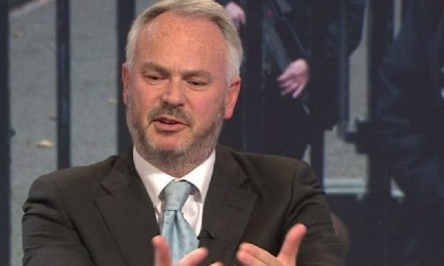 Gazetari britanik: Vuçiq pret shkatërrmin e BE-së, ëndërron “Serbinë e Madhe” bashkë me Rusinë Gazetari britanik: Vuçiq pret shkatërrmin e BE-së, ëndërron “Serbinë e Madhe” bashkë me Rusinë