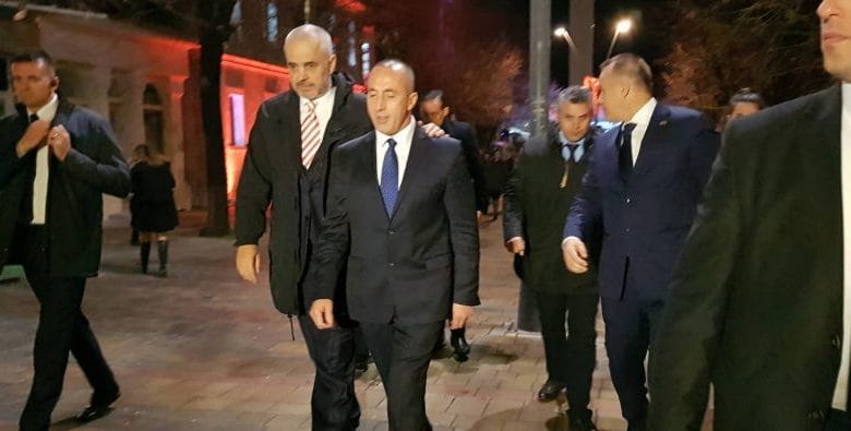 “E pyeta Bushatin për kufijtë, më tha Rama më heq nga qeveria” “E pyeta Bushatin për kufijtë, më tha Rama më heq nga qeveria”