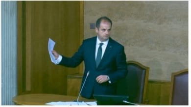 Debate të ashpërta në Parlamentin e Malit të Zi: Zenka dhe Nimanbegu, Shqiptarët ju nuk mund ti ndani. Heronjtë tuaj janë në Hagë (VIDEO)