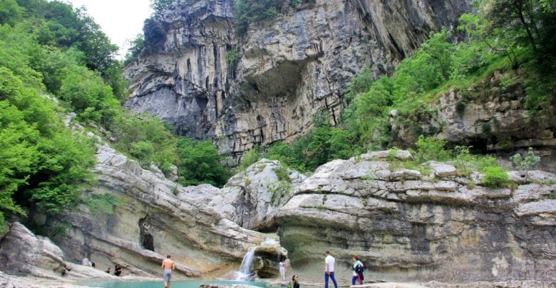 Syri i Ciklopit është bërë ngjyrë kafe. Denoncimi: E ndotën duke hapur digën Syri i Ciklopit është bërë ngjyrë kafe. Denoncimi: E ndotën duke hapur digën
