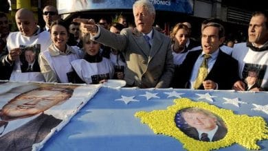 Momenti kur Bill Clinton dha urdhrin për fillimin e bombardimeve ndaj Serbisë (VIDEO) Momenti kur Bill Clinton dha urdhrin për fillimin e bombardimeve ndaj Serbisë (VIDEO)