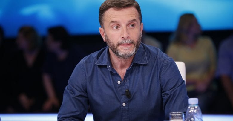 Oferta e Braçes/ Sa të ngrihen nervat në Palasë e Jalë me shikimvengërit, eja ndiz… Oferta e Braçes/ Sa të ngrihen nervat në Palasë e Jalë me shikimvengërit, eja ndiz…