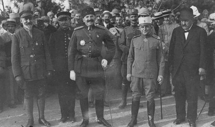 Esad Pashë Toptani, shqiptari i njëmijë e një akuzave