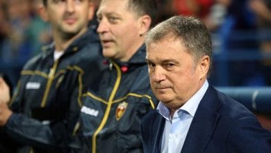 Skandaloze: Kaos te kombëtarja e Malit të Zi, trajneri dhe lojtarët serbë nuk pranojnë të luajnë kundër Kosovës Skandaloze: Kaos te kombëtarja e Malit të Zi, trajneri dhe lojtarët serbë nuk pranojnë të luajnë kundër Kosovës