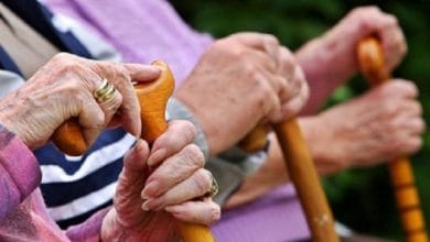 Historia e Kosovës përmes rrëfimeve nga 100 pleq e plaka Historia e Kosovës përmes rrëfimeve nga 100 pleq e plaka