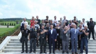 Veteranët e Kroacisë, përkulën para varrit të Adem Jasharit në Prekaz Veteranët e Kroacisë, përkulën para varrit të Adem Jasharit në Prekaz