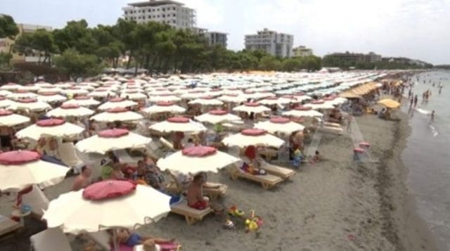 Ja pse pushuesve nga Kosova po u pëlqen Shëngjini Ja pse pushuesve nga Kosova po u pëlqen Shëngjini