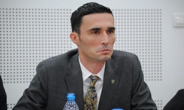 Pas Serbisë, Kosova kërcënon me taksë edhe Shqipërinë e Maqedoninë Pas Serbisë, Kosova kërcënon me taksë edhe Shqipërinë e Maqedoninë