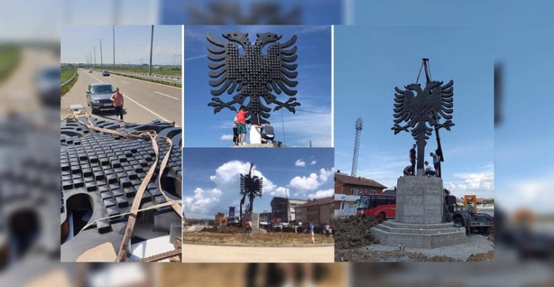 Kosova vendos shqiponjën gjigante, 5 km larg Serbisë Kosova vendos shqiponjën gjigante, 5 km larg Serbisë