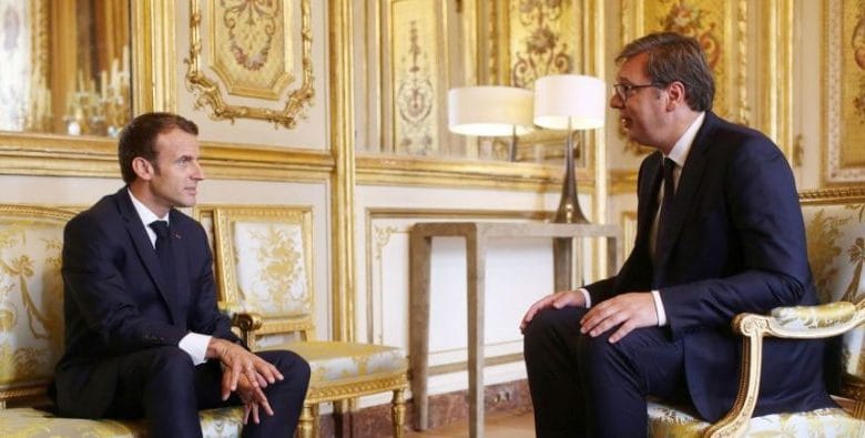 Macron në Beograd, gazeta serbe zbulon bisedën me Haradinaj Macron në Beograd, gazeta serbe zbulon bisedën me Haradinaj
