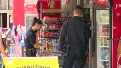 Serbëve u bëhet thirrje të mos blejnë nga shqiptarët në veri Serbëve u bëhet thirrje të mos blejnë nga shqiptarët në veri