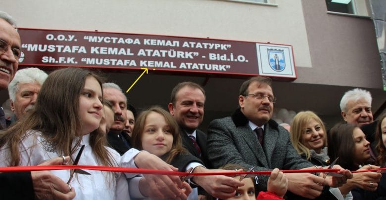 Edhe pse në Gostivar janë 70% shqiptarë, gjuha shqipe renditët e 3-ta pas turqishtës