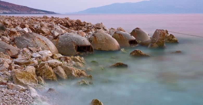 FOTOT/ Revista e njohur amerikane: Enver Hoxha vërtet s’jeton më, por bunkerët e tij do jetojnë përgjithmonë. Dëshmia e triumfit mbi nënshtrimin FOTOT/ Revista e njohur amerikane: Enver Hoxha vërtet s’jeton më, por bunkerët e tij do jetojnë përgjithmonë. Dëshmia e triumfit mbi nënshtrimin