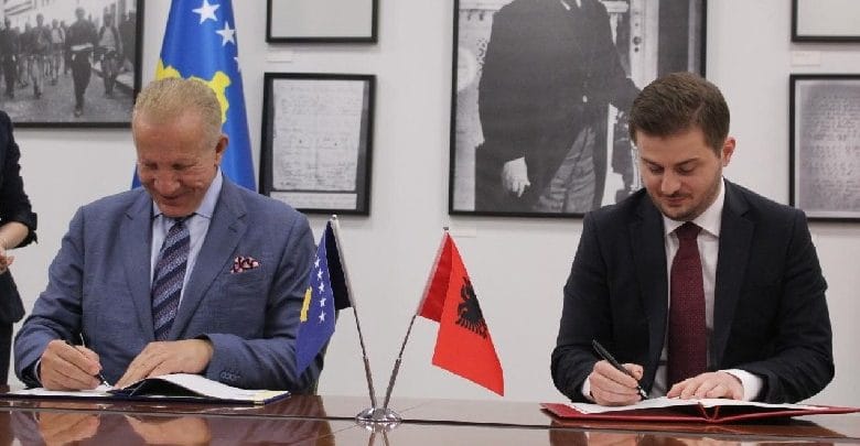‘Lajm i tmerrshëm!’ Cakaj e Pacolli “dridhin” Serbinë me marrëveshjen diplomatike ‘Lajm i tmerrshëm!’ Cakaj e Pacolli “dridhin” Serbinë me marrëveshjen diplomatike