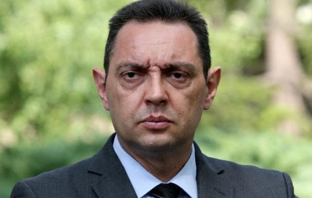 Ministrit serb të Mbrojtjes Aleksandër Vulin i ndalohet hyrja në Kosovë Ministrit serb të Mbrojtjes Aleksandër Vulin i ndalohet hyrja në Kosovë