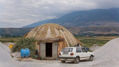 “Daily Mail” artikull për shndërrimin e bunkerëve në Shqipëri: Imazhe të pabesueshme të 175 mijë strehëzave të Luftës së Ftohtë “Daily Mail” artikull për shndërrimin e bunkerëve në Shqipëri: Imazhe të pabesueshme të 175 mijë strehëzave të Luftës së Ftohtë