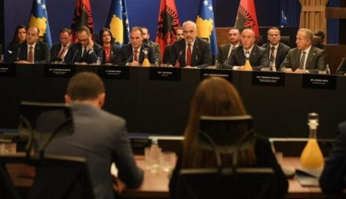 Unifikimi diplomatik Tiranë-Prishtinë po shqetëson edhe Rusinë!