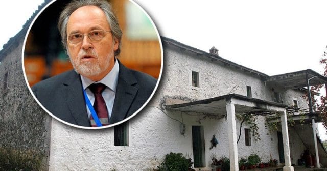 Diplomati shqiptar tregon si zyrtarët nga Shqipëria votuan në favor të rezolutës antishqiptare të Dik Martit Diplomati shqiptar tregon si zyrtarët nga Shqipëria votuan në favor të rezolutës antishqiptare të Dik Martit
