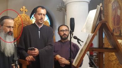 Mohon krimet në Kosovë, prifti nacionalist serb këndon në Durrës Mohon krimet në Kosovë, prifti nacionalist serb këndon në Durrës