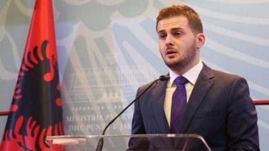 Shqipëria do të financojë blerjen e teksteve shkollore për trevat shqiptare në Serbi