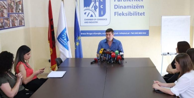 Marrëdhëniet tregtare Shqipëri-Kosovë, deri në 15 korrik të paraqiten problematikat Marrëdhëniet tregtare Shqipëri-Kosovë, deri në 15 korrik të paraqiten problematikat