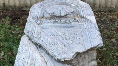 Kumanovë, sërbët fshehin pllakat e gurëve që shkruajnë “DARDANIO” Kumanovë, sërbët fshehin pllakat e gurëve që shkruajnë “DARDANIO”