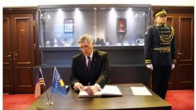 Kosnett reagon për dorëheqjen e Haradinajt: Do t’ju vëzhgojmë si do të zgjidhet situata Kosnett reagon për dorëheqjen e Haradinajt: Do t’ju vëzhgojmë si do të zgjidhet situata