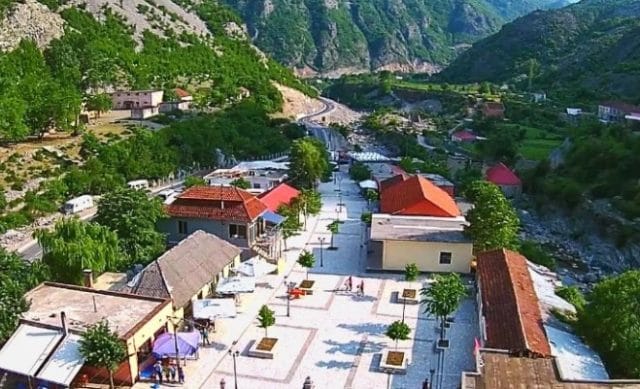 Në Tamara për turizëm, natyra e mrekullueshme mes maleve të thella