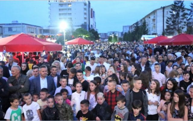 Shqetësimi i mërgimtarit: Çka po ndodhë, po “ftohen” raportet familjare edhe në vendlindje! Shqetësimi i mërgimtarit: Çka po ndodhë, po “ftohen” raportet familjare edhe në vendlindje!