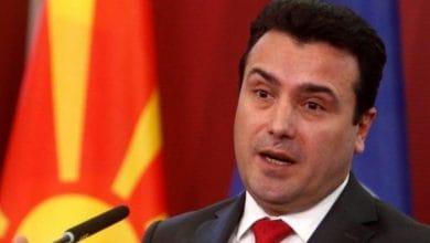 Zaev bie viktimë e komedianëve rusë, diskuton me ta çështjen e shkëmbimit të territoreve Zaev bie viktimë e komedianëve rusë, diskuton me ta çështjen e shkëmbimit të territoreve