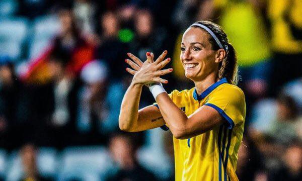 Mediat e huaja: Kosovare Asllani, futbollistja shqiptare më e mirë në Kupën e Botës Mediat e huaja: Kosovare Asllani, futbollistja shqiptare më e mirë në Kupën e Botës