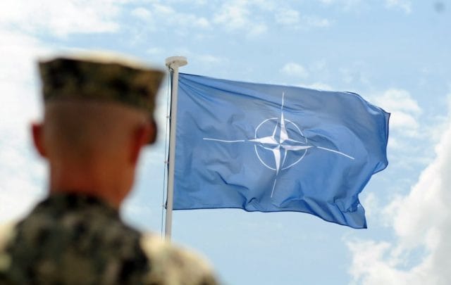“Të gatshëm të ndërhyjmë për të garantuar…”, NATO reagon për heqjen e barrikadave në veri të Kosovës “Të gatshëm të ndërhyjmë për të garantuar…”, NATO reagon për heqjen e barrikadave në veri të Kosovës