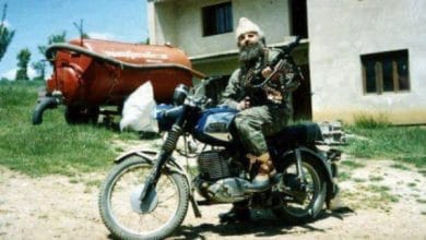 Tahiri tregon kush e çoi Adem Jasharin për t’u ushtruar në Shqipëri Tahiri tregon kush e çoi Adem Jasharin për t’u ushtruar në Shqipëri
