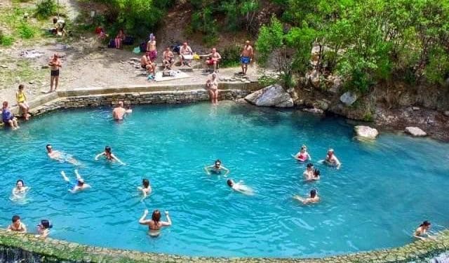 FOTOT/ Përmeti bëhet destinacioni i 17 mijë turistëve në gjashtë mujorin e parë FOTOT/ Përmeti bëhet destinacioni i 17 mijë turistëve në gjashtë mujorin e parë