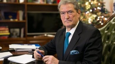 Berisha: Rama po shfrytëzon aktakuzat ndaj Thaçit për të bërë si padron i shqiptarëve. Je një Esat Toptan, Vuçiç të ketë kujdes Berisha: Rama po shfrytëzon aktakuzat ndaj Thaçit për të bërë si padron i shqiptarëve. Je një Esat Toptan, Vuçiç të ketë kujdes