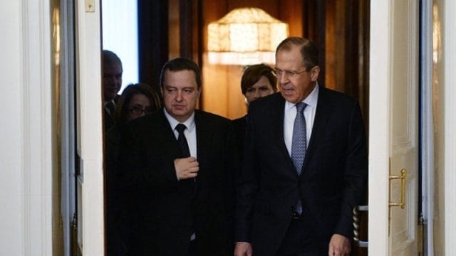 Fushatë e ashpër: Rusia dhe Serbia heq vizat për shtetet që ia tërheqin njohjen Kosovës Fushatë e ashpër: Rusia dhe Serbia heq vizat për shtetet që ia tërheqin njohjen Kosovës
