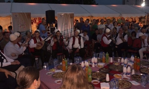 Diaspora, e zhgënjyer nga institucionet Shqiptare Diaspora, e zhgënjyer nga institucionet Shqiptare
